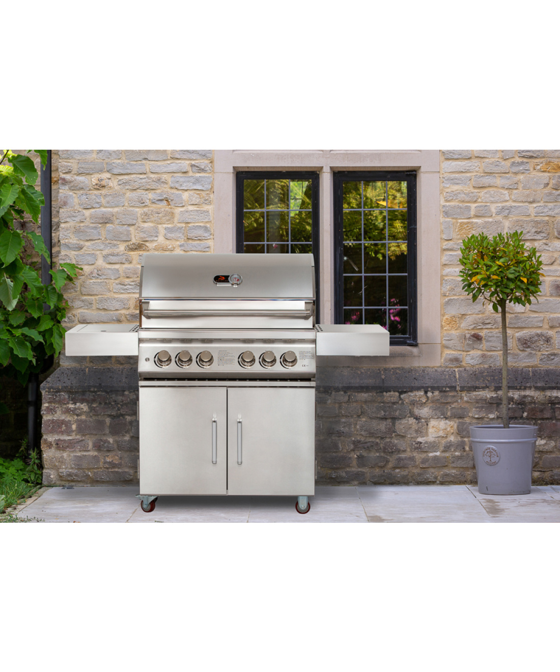 Famous Garden UK Bilbury 4 BBQ Whistler Grills closed