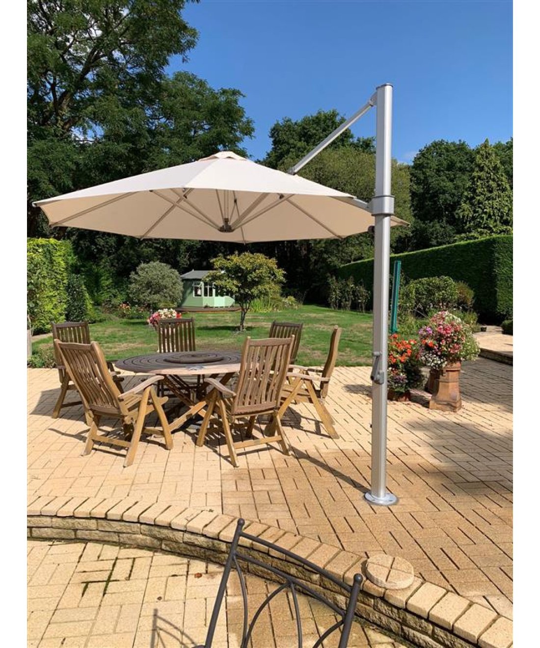 aurora cantilever parasol manufactured by intashade sold by famous garden uk