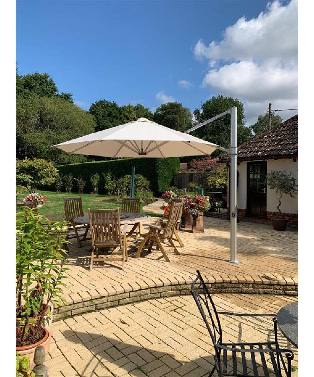 intashade cantilever aurora parasol white